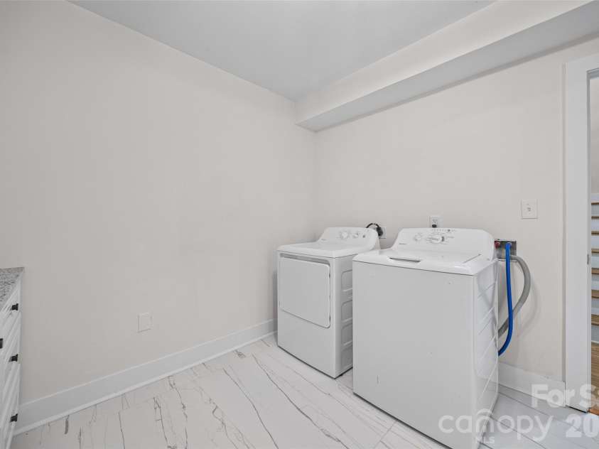 4910 Valley Stream Road, Charlotte, NC 28209.  MLS# CAR4401930, YatesRealty ID 16435. 