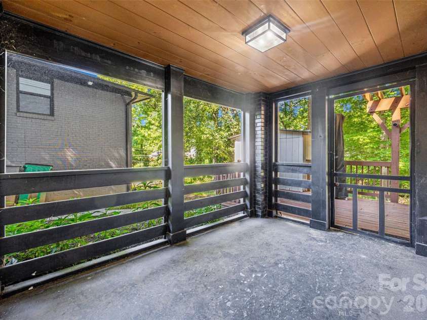4910 Valley Stream Road, Charlotte, NC 28209.  MLS# CAR4401930, YatesRealty ID 16435. 