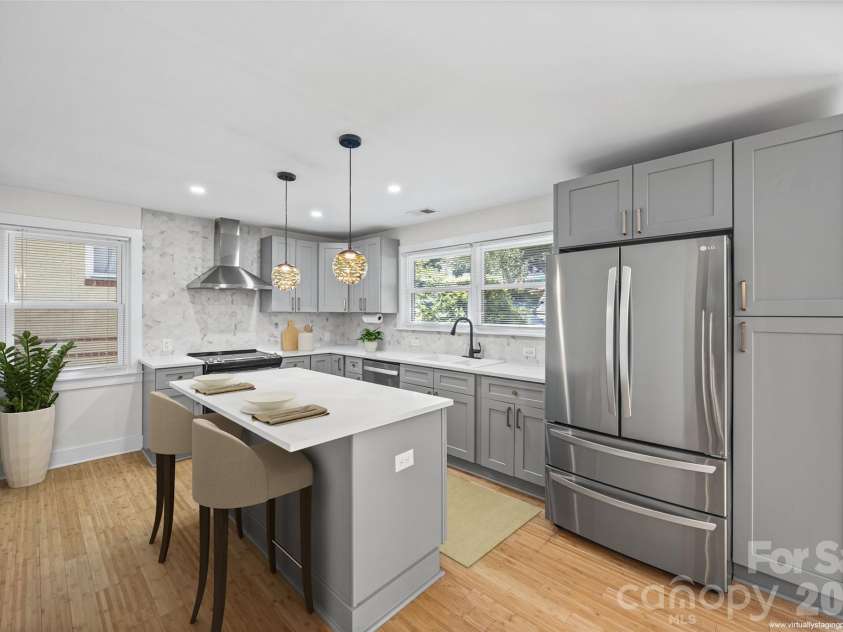 4910 Valley Stream Road, Charlotte, NC 28209.  MLS# CAR4401930, YatesRealty ID 16435. 