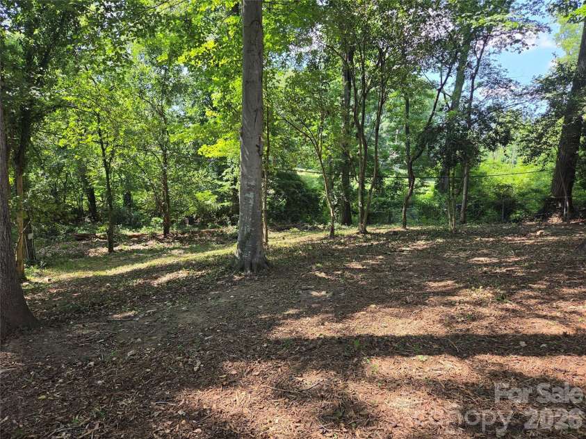 4910 Valley Stream Road, Charlotte, NC 28209.  MLS# CAR4401930, YatesRealty ID 16435. 