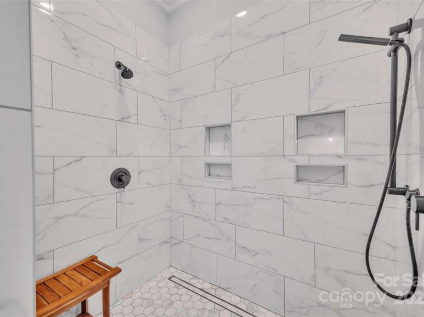 1622 Hunters Place Road, York, SC 29745.  MLS# CAR4317983, YatesRealty ID 16436. Primary Bathroom