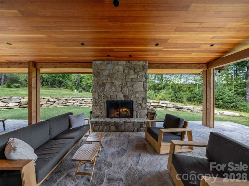 30 Banks Lane, Brevard, NC 28712.  MLS# CAR4367938, YatesRealty ID 16436. 