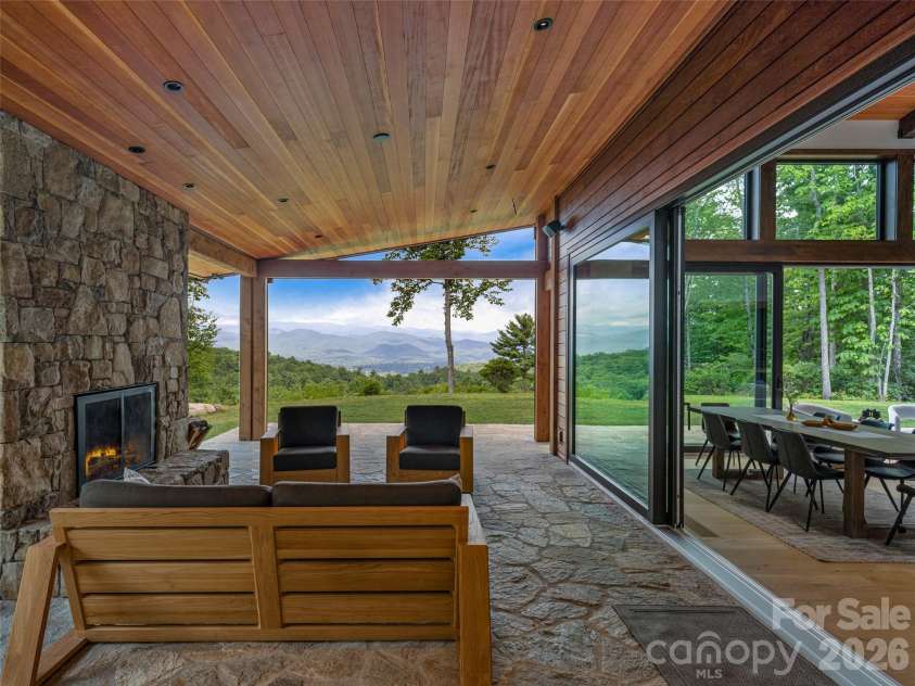 30 Banks Lane, Brevard, NC 28712.  MLS# CAR4367938, YatesRealty ID 16436. 