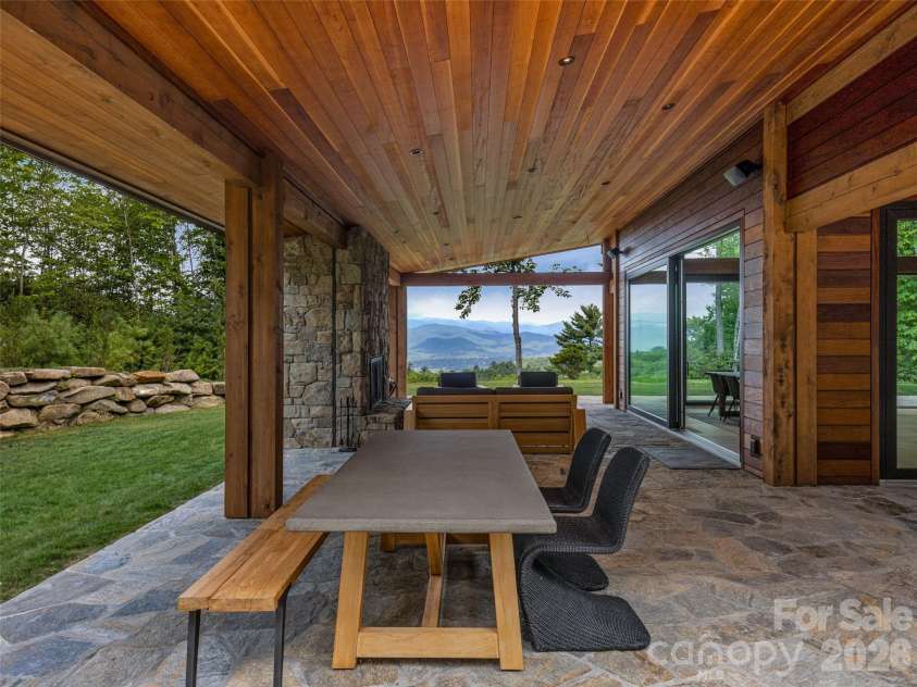 30 Banks Lane, Brevard, NC 28712.  MLS# CAR4367938, YatesRealty ID 16436. 