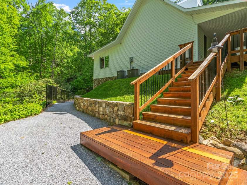 1493 Upper Browns Creek Road, Burnsville, NC 28714.  MLS# CAR4261029, YatesRealty ID 16437. 