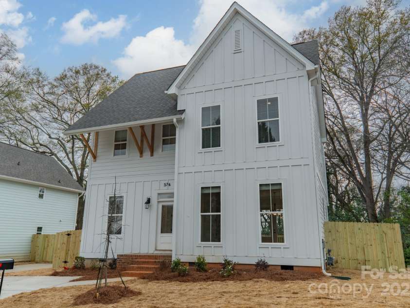 576 Reid Street, Belmont, NC 28012.  MLS# CAR4228458, YatesRealty ID 16438. 