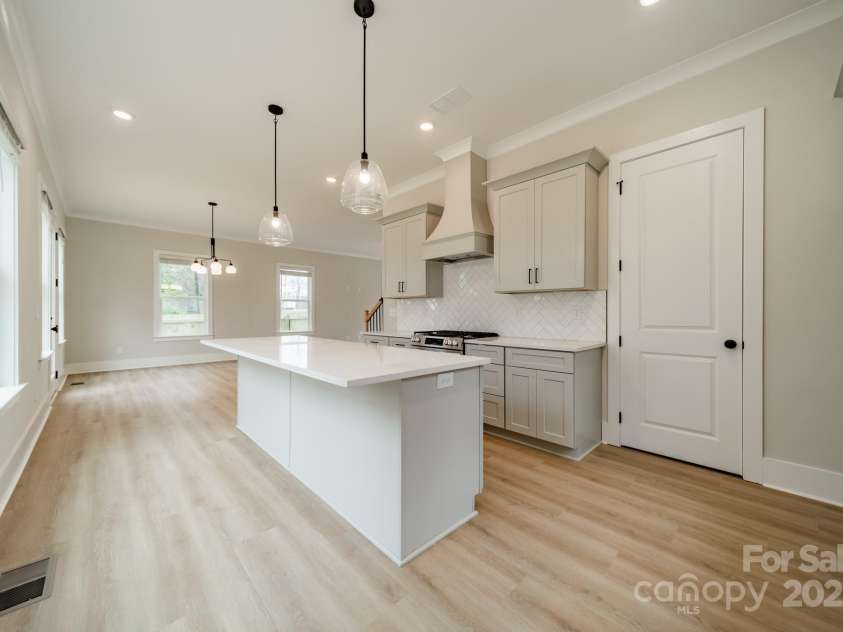 576 Reid Street, Belmont, NC 28012.  MLS# CAR4228458, YatesRealty ID 16438. 