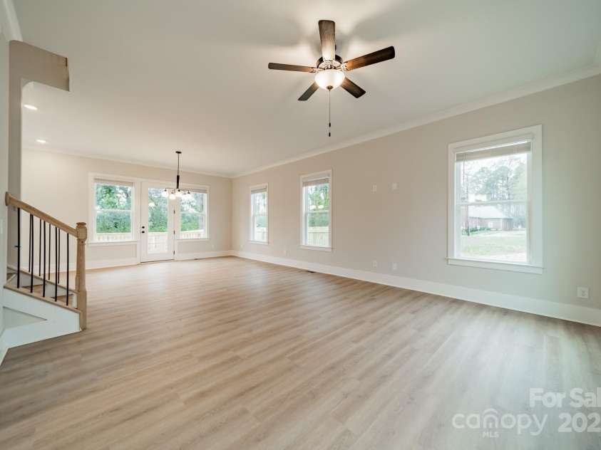 576 Reid Street, Belmont, NC 28012.  MLS# CAR4228458, YatesRealty ID 16438. Living Room