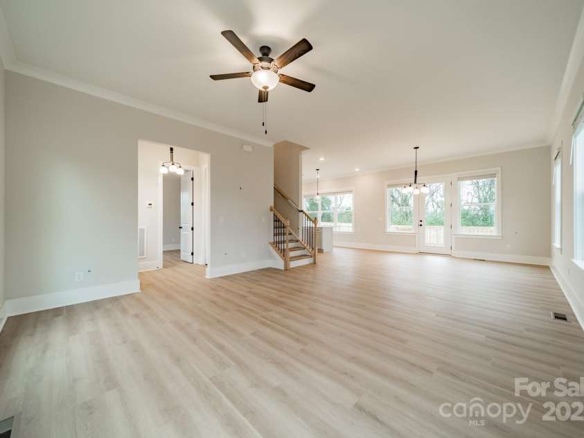 576 Reid Street, Belmont, NC 28012.  MLS# CAR4228458, YatesRealty ID 16438. Living Room