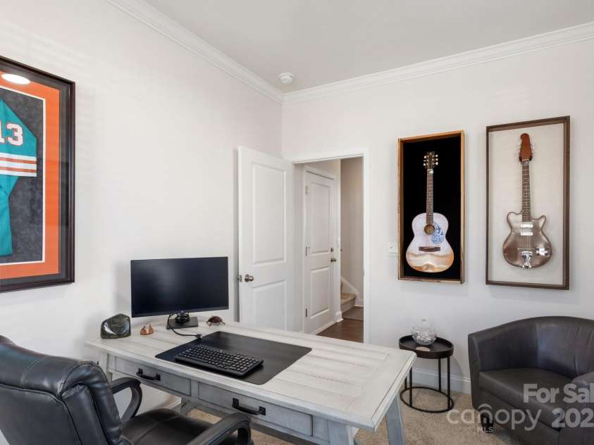 108 Creekview Road, Hendersonville, NC 28792.  MLS# CAR4209985, YatesRealty ID 16439. 