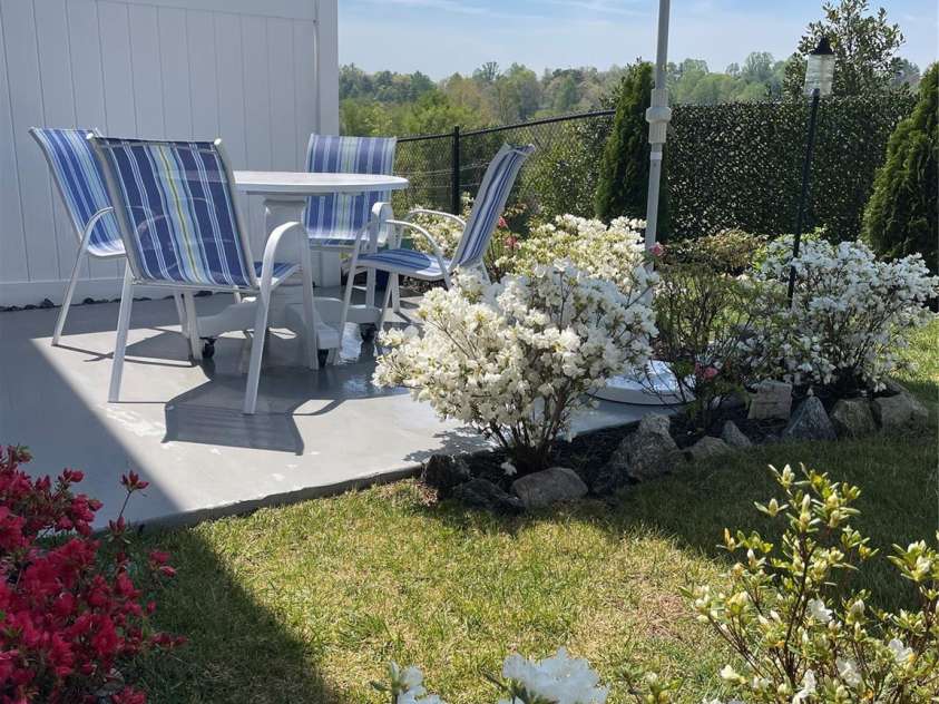 108 Creekview Road, Hendersonville, NC 28792.  MLS# CAR4209985, YatesRealty ID 16439. 