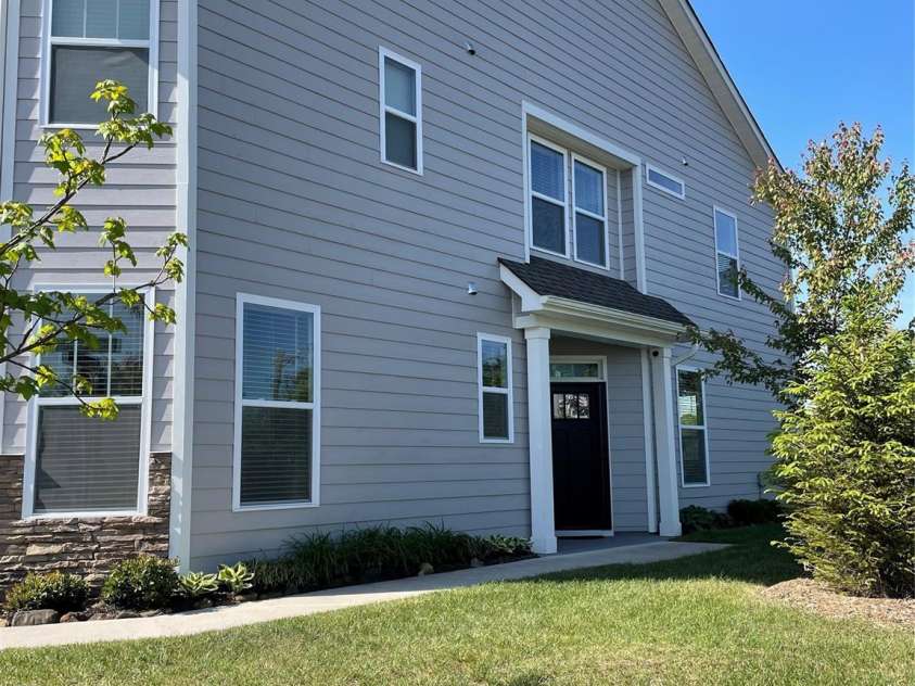 108 Creekview Road, Hendersonville, NC 28792.  MLS# CAR4209985, YatesRealty ID 16439. 