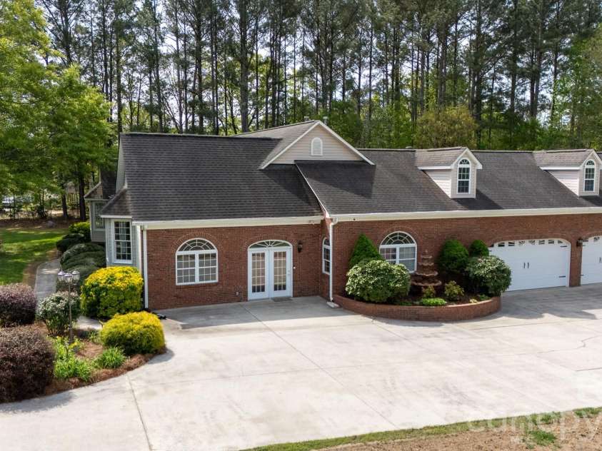 4307 Edgeland Road, Edgemoor, SC 29712.  MLS# CAR4367911, YatesRealty ID 16439. 