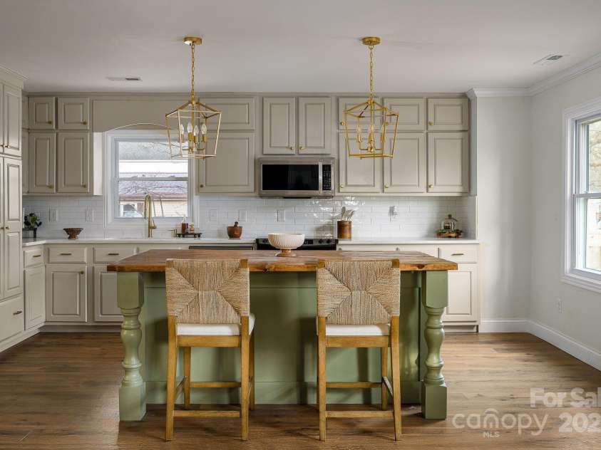 277 Sunset Boulevard, Lexington, NC 27292.  MLS# CAR4231406, YatesRealty ID 1644. 