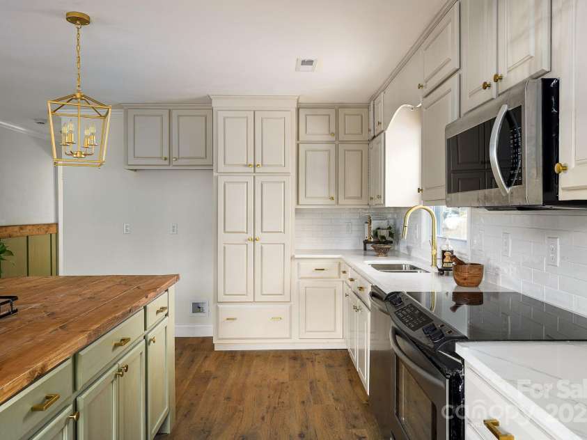 277 Sunset Boulevard, Lexington, NC 27292.  MLS# CAR4231406, YatesRealty ID 1644. 