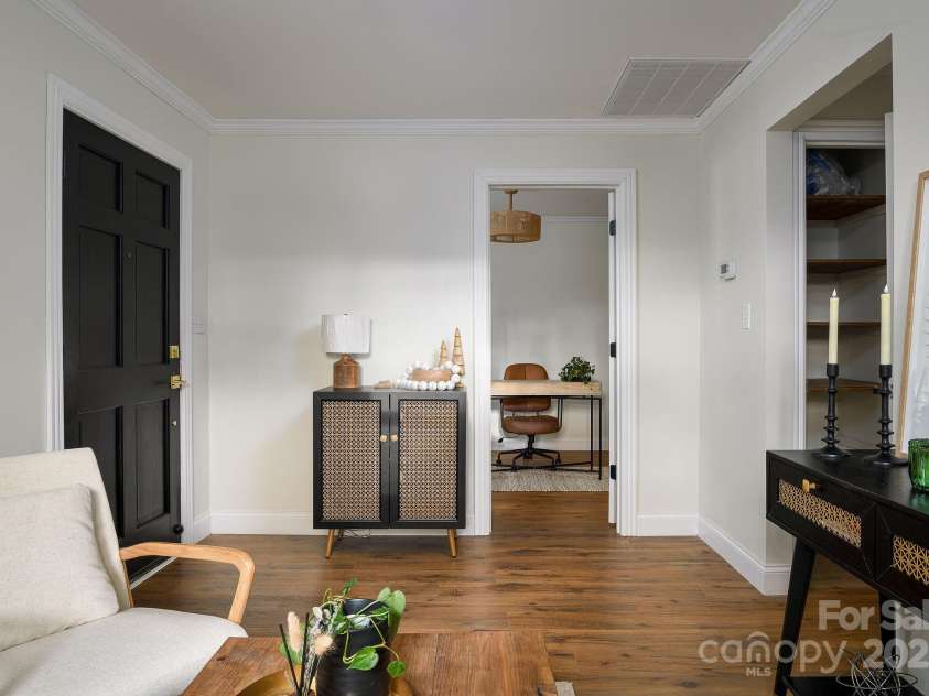 277 Sunset Boulevard, Lexington, NC 27292.  MLS# CAR4231406, YatesRealty ID 1644. 