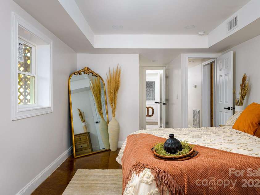 277 Sunset Boulevard, Lexington, NC 27292.  MLS# CAR4231406, YatesRealty ID 1644. 