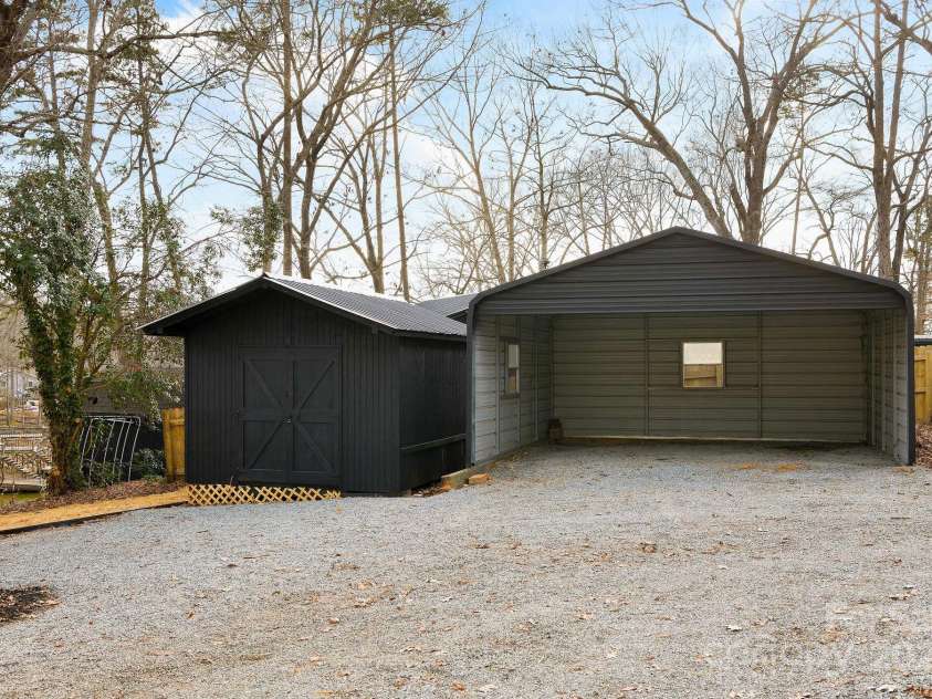 277 Sunset Boulevard, Lexington, NC 27292.  MLS# CAR4231406, YatesRealty ID 1644. 