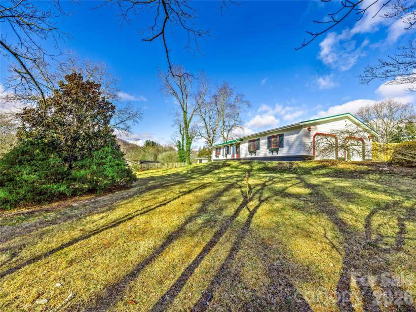34 Southwicke Drive, Arden, NC 28704.  MLS# CAR4341625, YatesRealty ID 1644. 