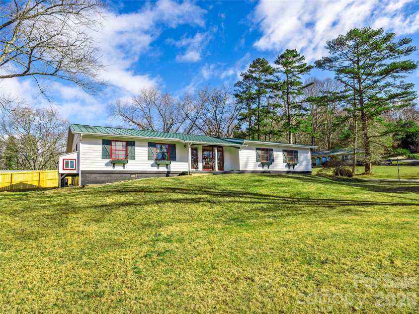 34 Southwicke Drive, Arden, NC 28704.  MLS# CAR4341625, YatesRealty ID 1644. 