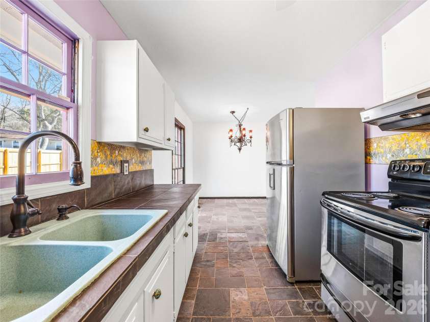 34 Southwicke Drive, Arden, NC 28704.  MLS# CAR4341625, YatesRealty ID 1644. 