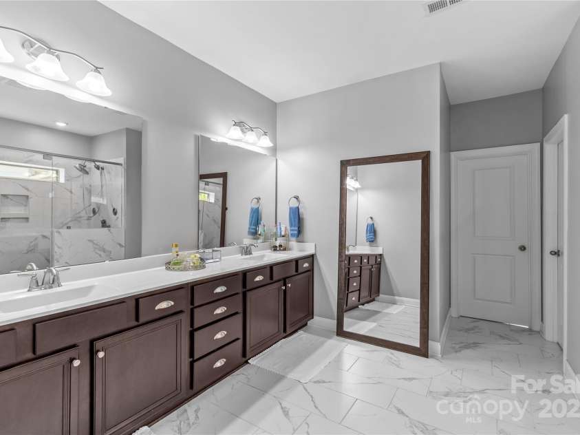 11209 Flenniken Court, Charlotte, NC 28277.  MLS# CAR4263518, YatesRealty ID 16440. 