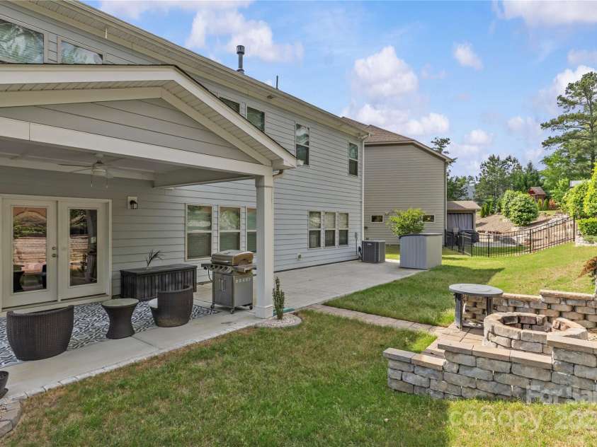 11209 Flenniken Court, Charlotte, NC 28277.  MLS# CAR4263518, YatesRealty ID 16440. 