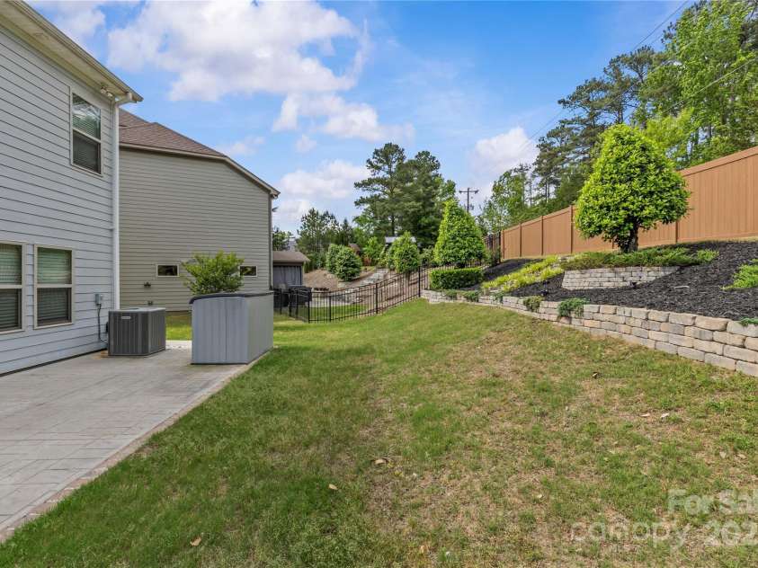 11209 Flenniken Court, Charlotte, NC 28277.  MLS# CAR4263518, YatesRealty ID 16440. 