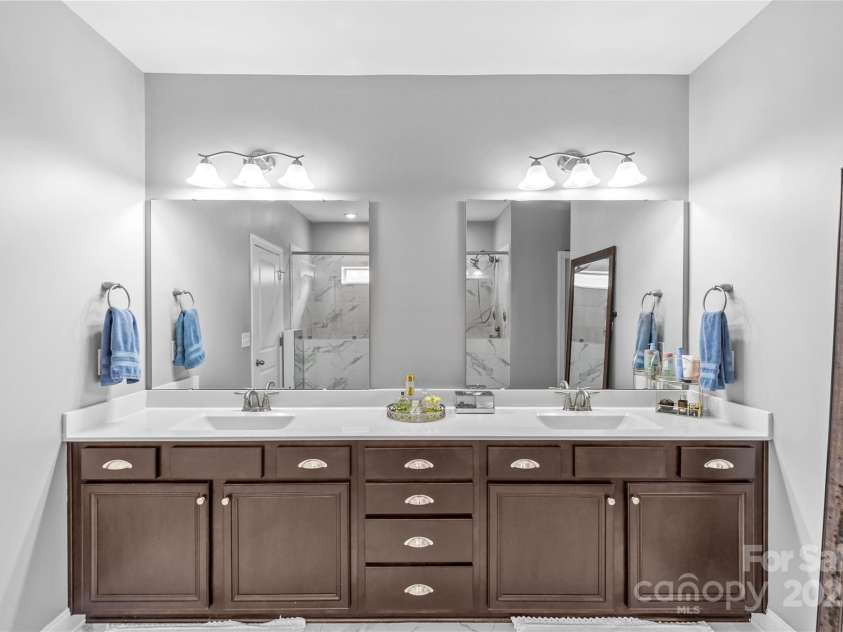 11209 Flenniken Court, Charlotte, NC 28277.  MLS# CAR4333746, YatesRealty ID 16440. 