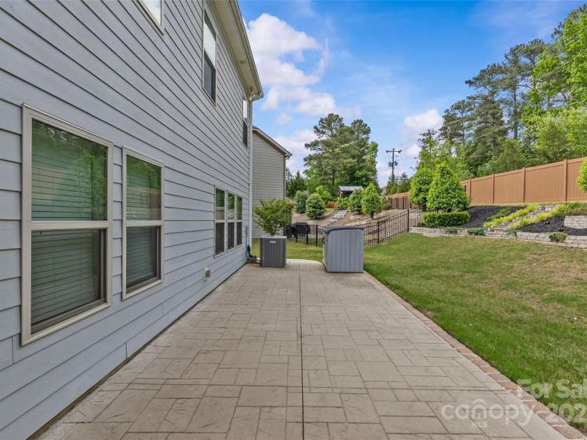 11209 Flenniken Court, Charlotte, NC 28277.  MLS# CAR4333746, YatesRealty ID 16440. 