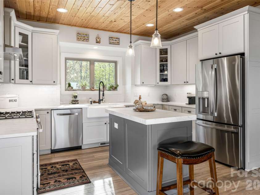 366 Signature Row Boulevard, Waynesville, NC 28785.  MLS# CAR4373679, YatesRealty ID 16440. 