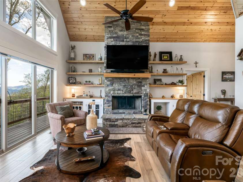 366 Signature Row Boulevard, Waynesville, NC 28785.  MLS# CAR4373679, YatesRealty ID 16440. 