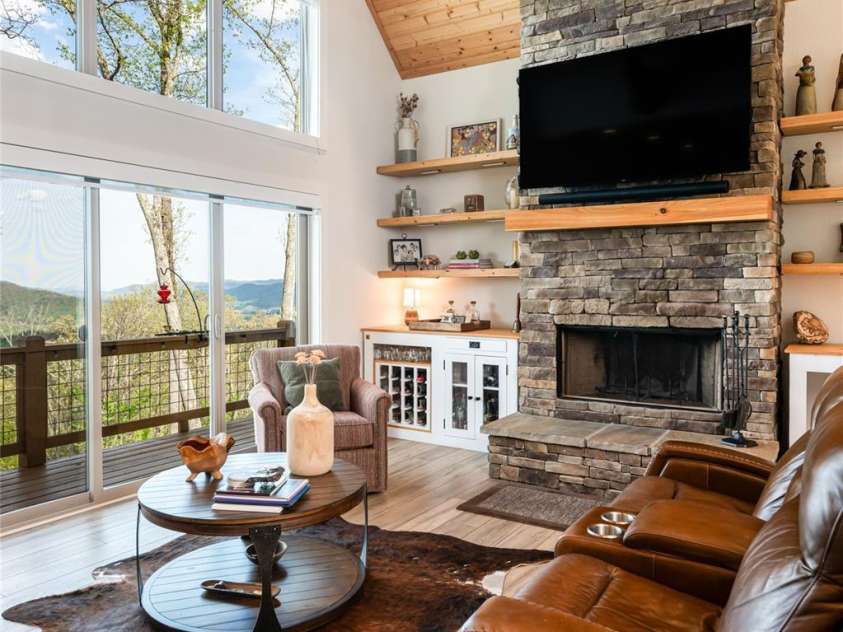 366 Signature Row Boulevard, Waynesville, NC 28785.  MLS# CAR4373679, YatesRealty ID 16440. 