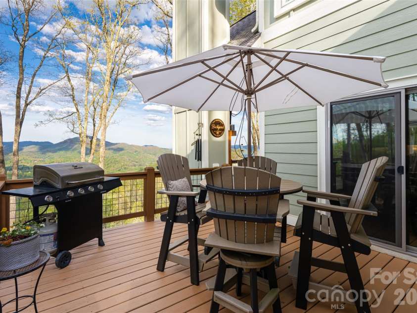 366 Signature Row Boulevard, Waynesville, NC 28785.  MLS# CAR4373679, YatesRealty ID 16440. 