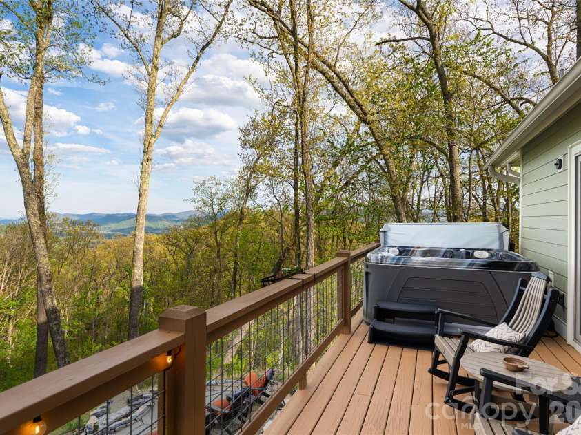 366 Signature Row Boulevard, Waynesville, NC 28785.  MLS# CAR4373679, YatesRealty ID 16440. 