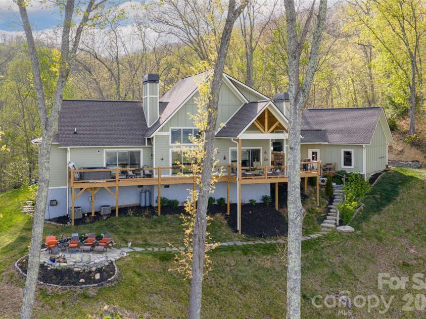 366 Signature Row Boulevard, Waynesville, NC 28785.  MLS# CAR4373679, YatesRealty ID 16440. 