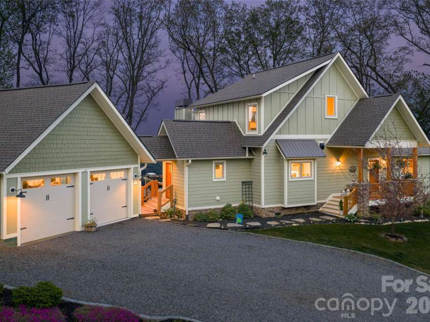 366 Signature Row Boulevard, Waynesville, NC 28785.  MLS# CAR4373679, YatesRealty ID 16440. 