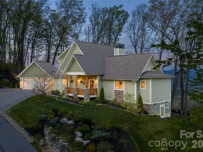 366 Signature Row Boulevard, Waynesville, NC 28785.  MLS# CAR4373679, YatesRealty ID 16440. 