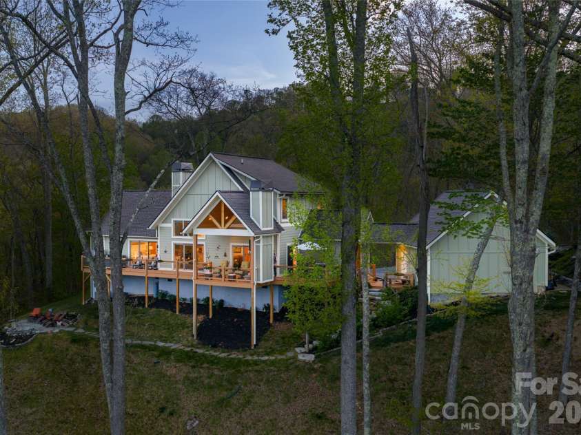 366 Signature Row Boulevard, Waynesville, NC 28785.  MLS# CAR4373679, YatesRealty ID 16440. 