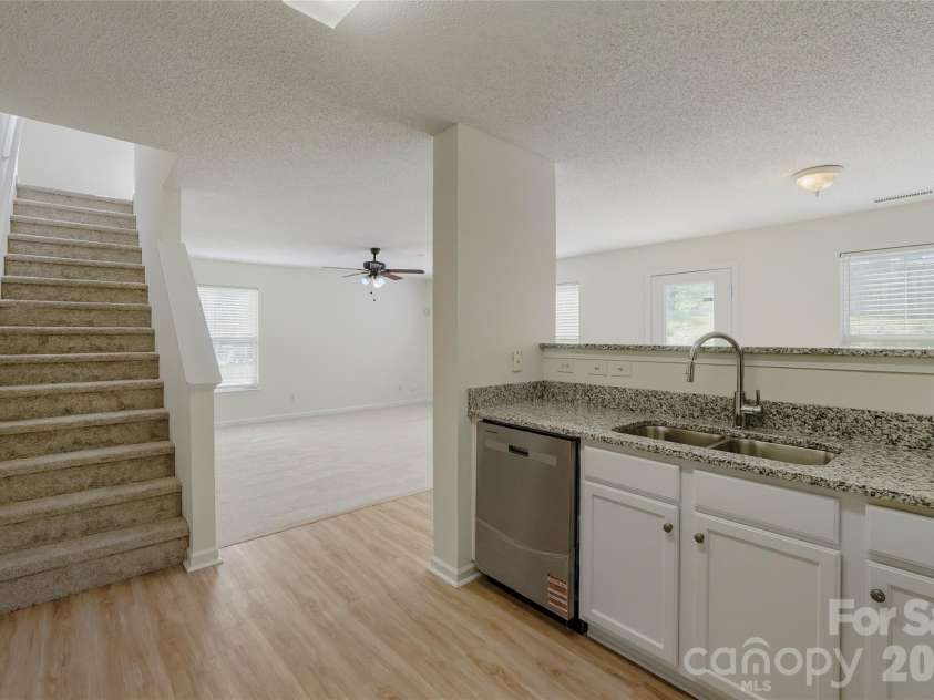 2013 Beckwith Lane, Waxhaw, NC 28173.  MLS# CAR4349536, YatesRealty ID 16441. Kitchen