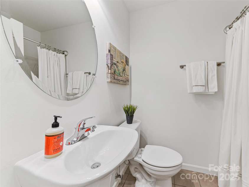 30 Rotunda Circle, Asheville, NC 28806.  MLS# CAR4249633, YatesRealty ID 16441. Main level full bath