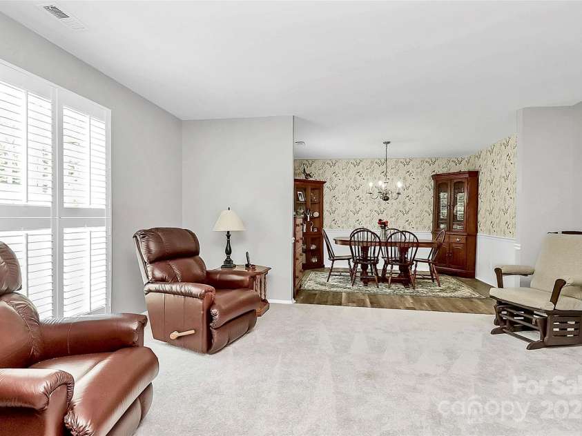 10024 Tealridge Lane, Charlotte, NC 28277.  MLS# CAR4262628, YatesRealty ID 16442. 