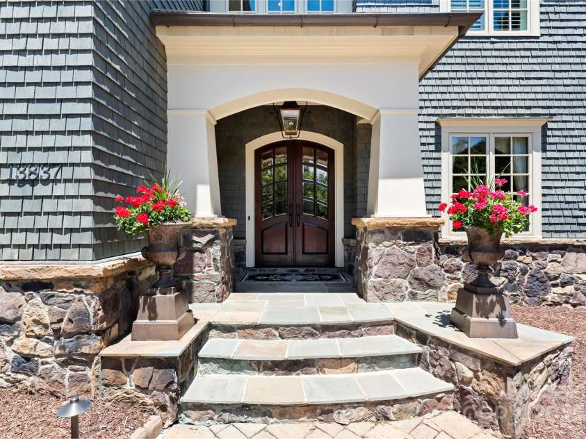 13837 Grand Palisades Parkway, Charlotte, NC 28278.  MLS# CAR4259254, YatesRealty ID 16445. 