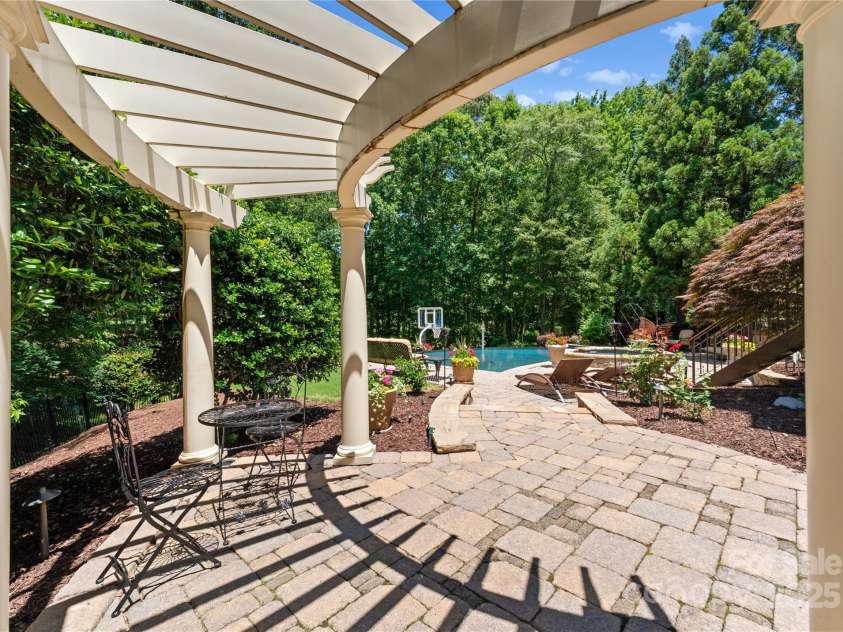 13837 Grand Palisades Parkway, Charlotte, NC 28278.  MLS# CAR4259254, YatesRealty ID 16445. 