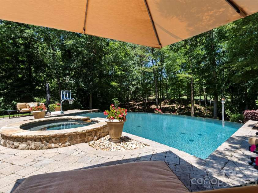 13837 Grand Palisades Parkway, Charlotte, NC 28278.  MLS# CAR4259254, YatesRealty ID 16445. 