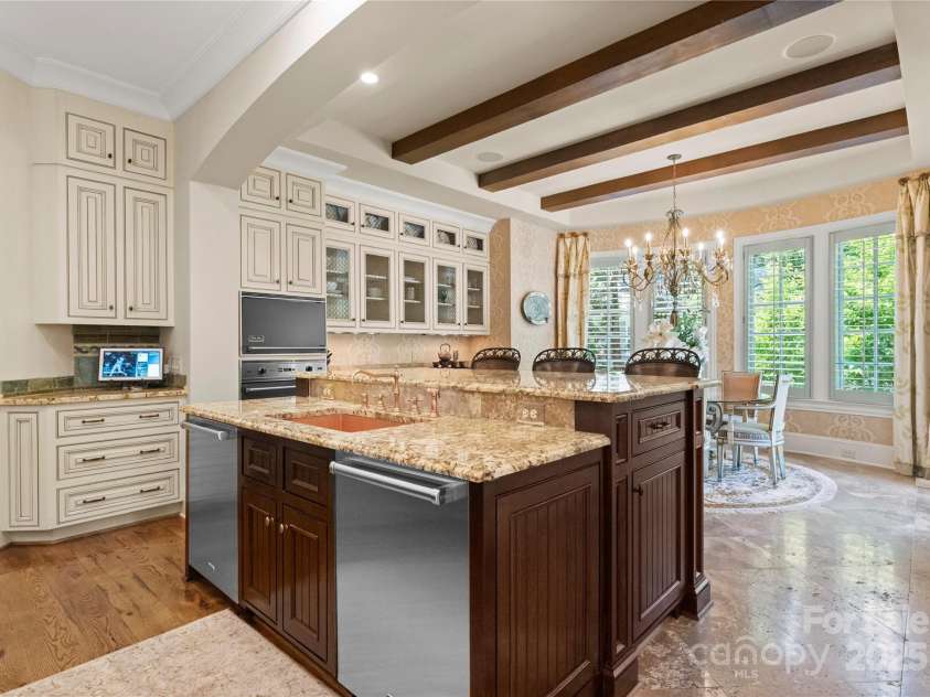 13837 Grand Palisades Parkway, Charlotte, NC 28278.  MLS# CAR4259254, YatesRealty ID 16445. 