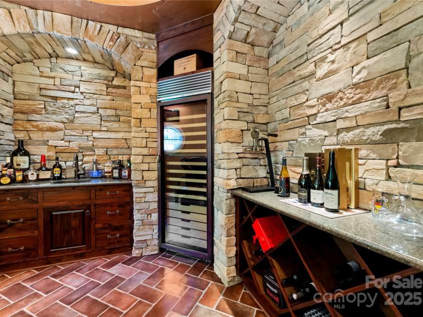 13837 Grand Palisades Parkway, Charlotte, NC 28278.  MLS# CAR4259254, YatesRealty ID 16445. 