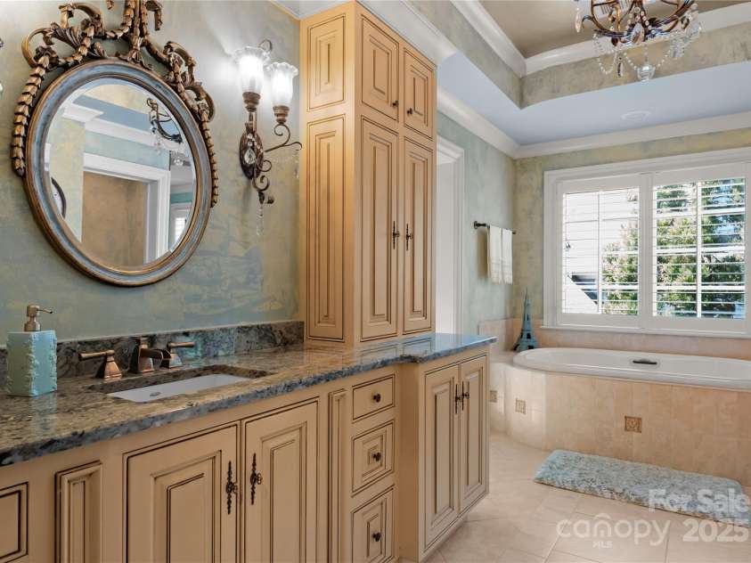 13837 Grand Palisades Parkway, Charlotte, NC 28278.  MLS# CAR4259254, YatesRealty ID 16445. 