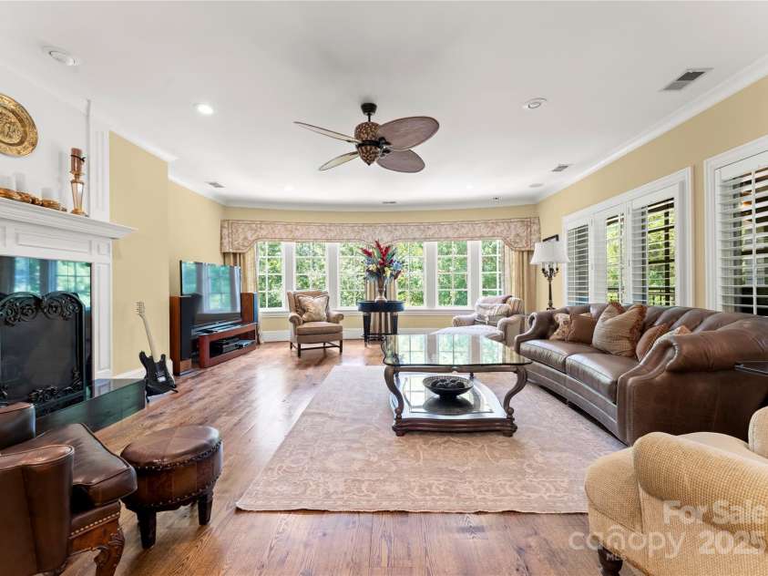 13837 Grand Palisades Parkway, Charlotte, NC 28278.  MLS# CAR4259254, YatesRealty ID 16445. 