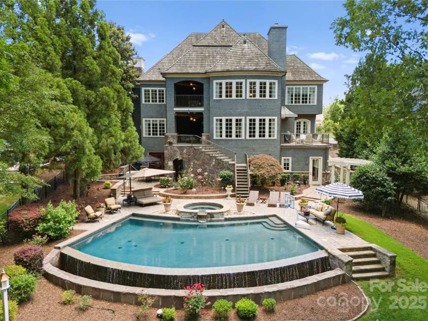 13837 Grand Palisades Parkway, Charlotte, NC 28278.  MLS# CAR4259254, YatesRealty ID 16445. 
